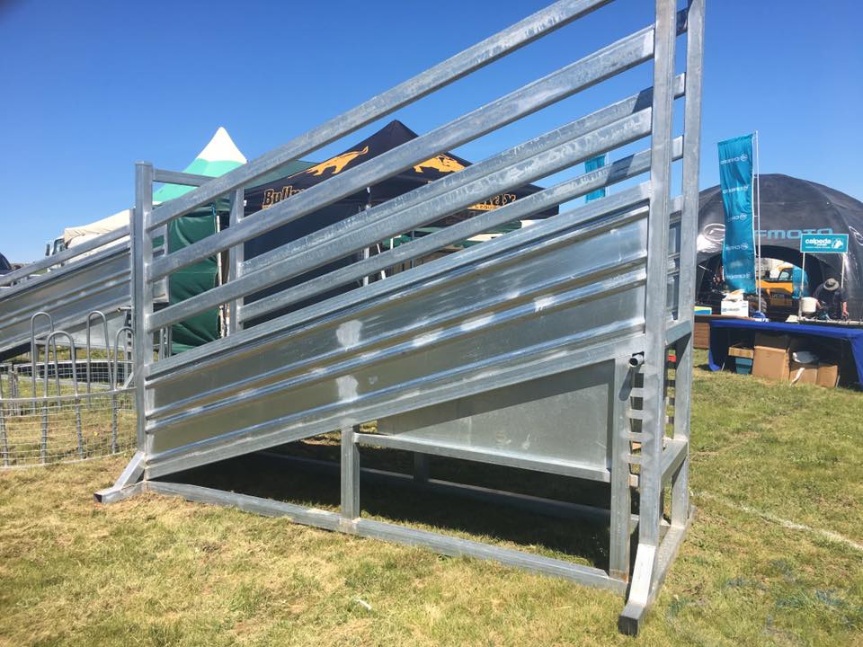 Adjustable Cattle Loading Ramp